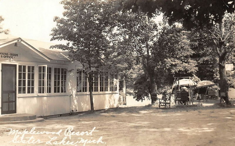 Maplewood Resort (Smallbone's Resort)